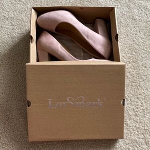 Suede Heels in the color Dusty Rose